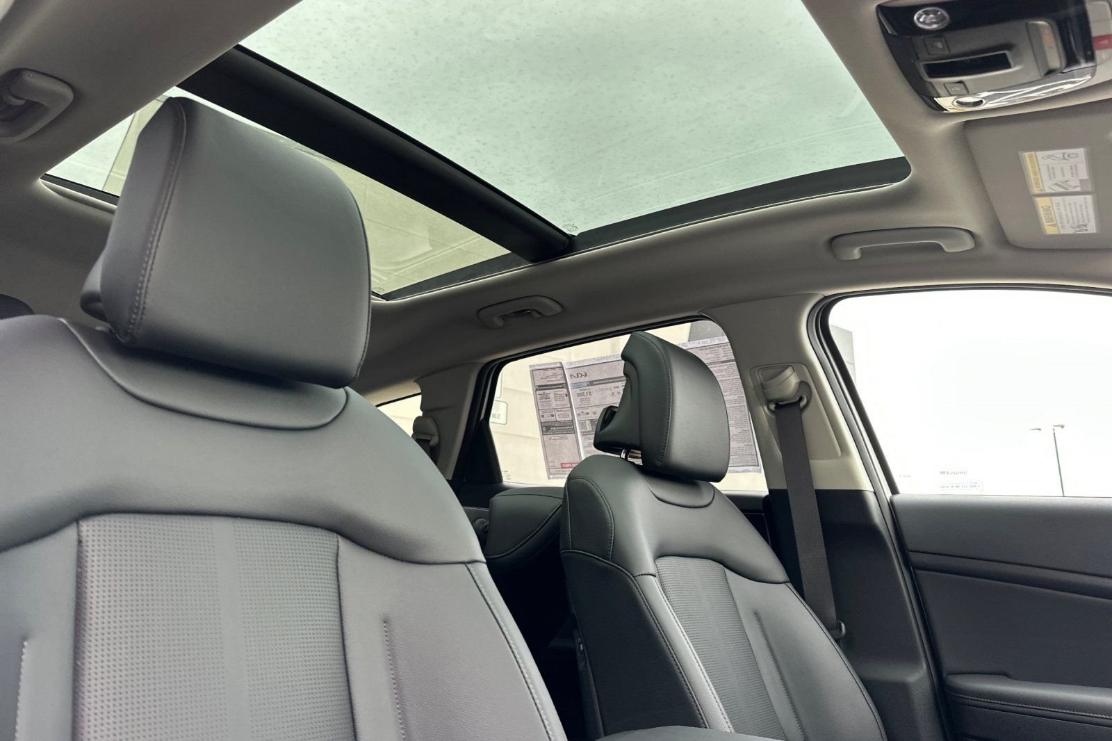 New 2026 Snow White Pearl Kia EX image 13
