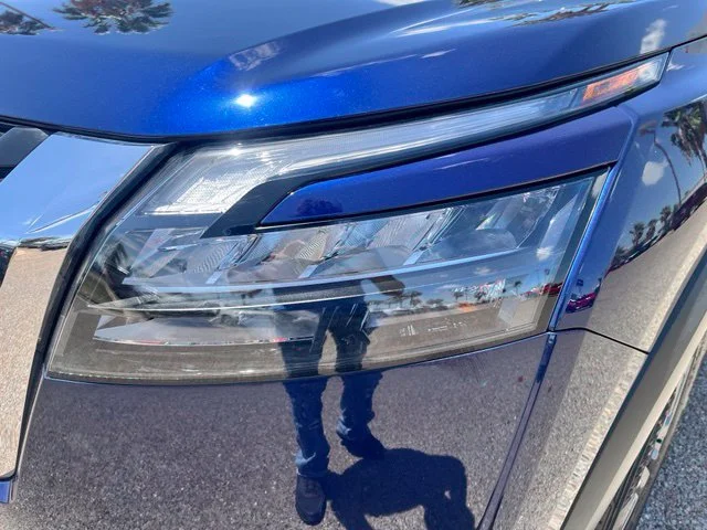 Used 2025 Blue Nissan SV image 4