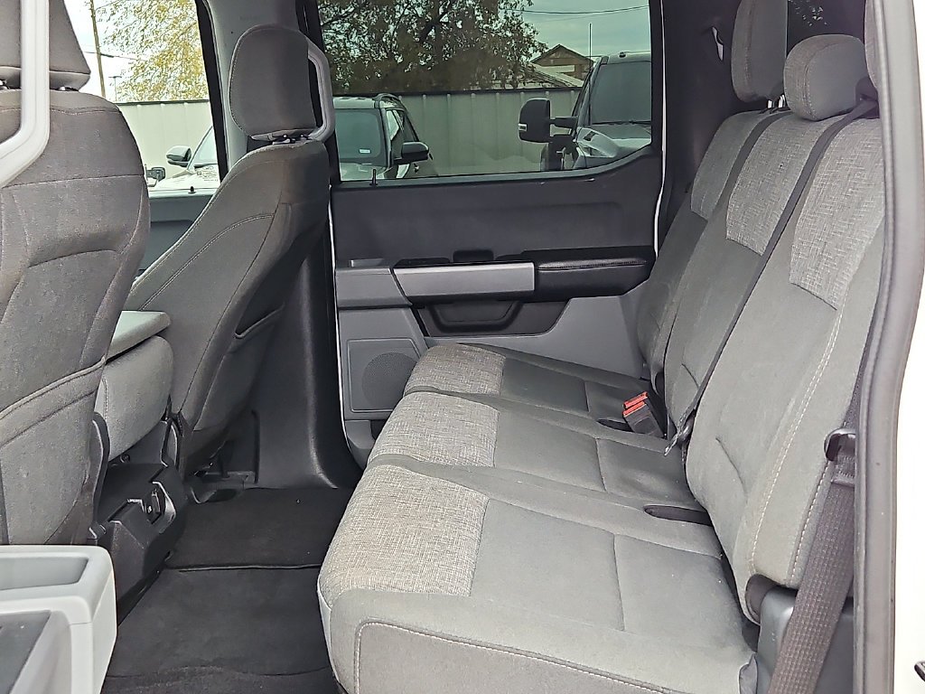 Used 2025 Oxford White Ford XLT image 16