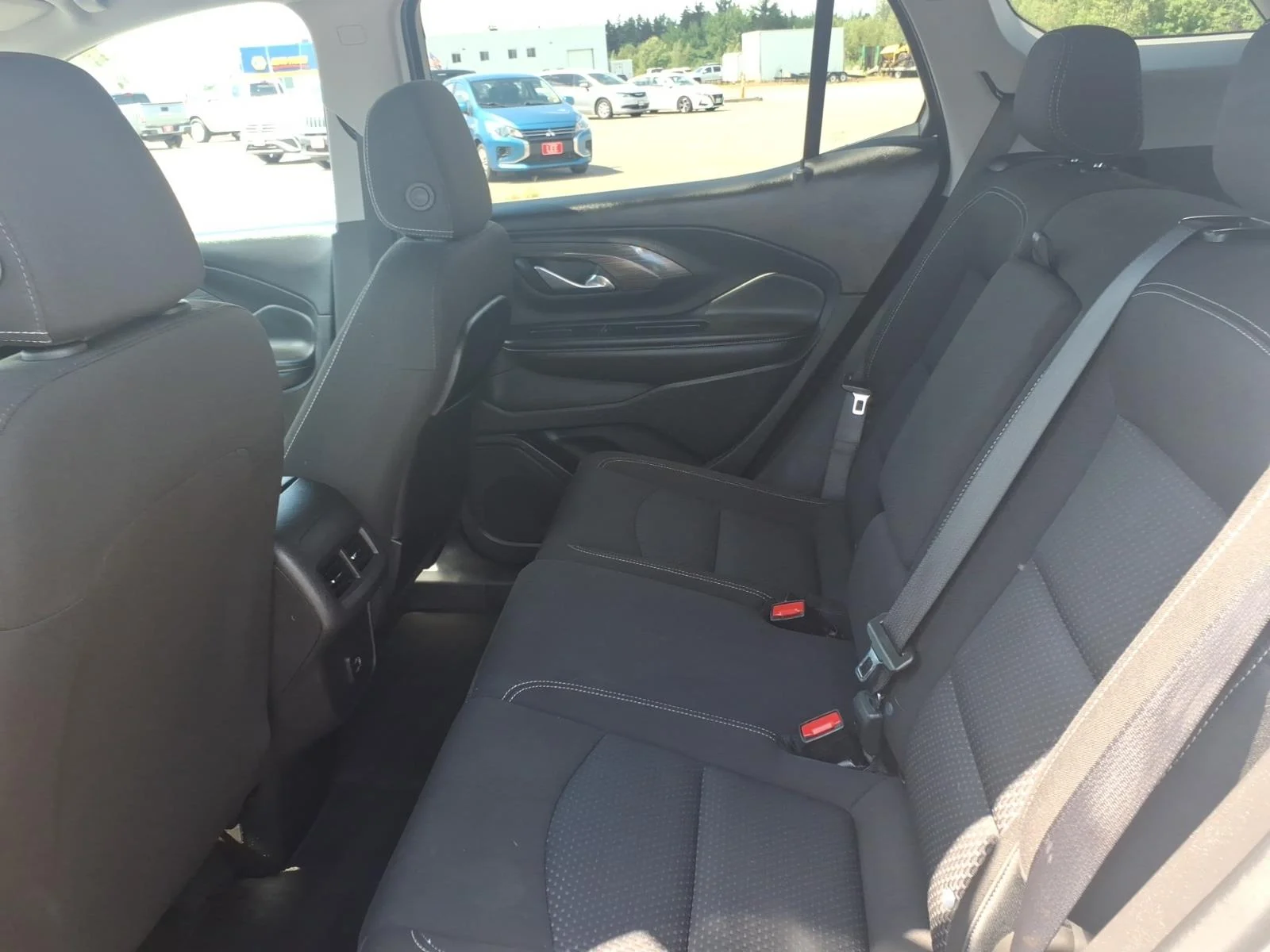 Used 2024 Sterling Metallic GMC SLE image 14
