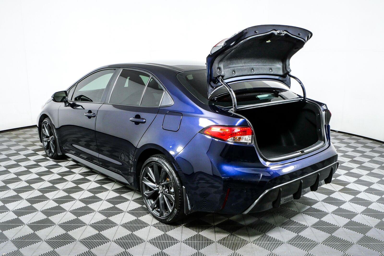 2025 Toyota Corolla SE - Photo 31
