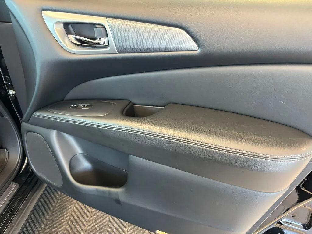 Used 2019 Black Nissan SL image 25