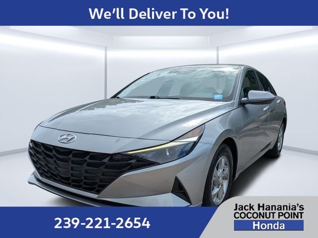Used 2022 Silver Hyundai SE image 7