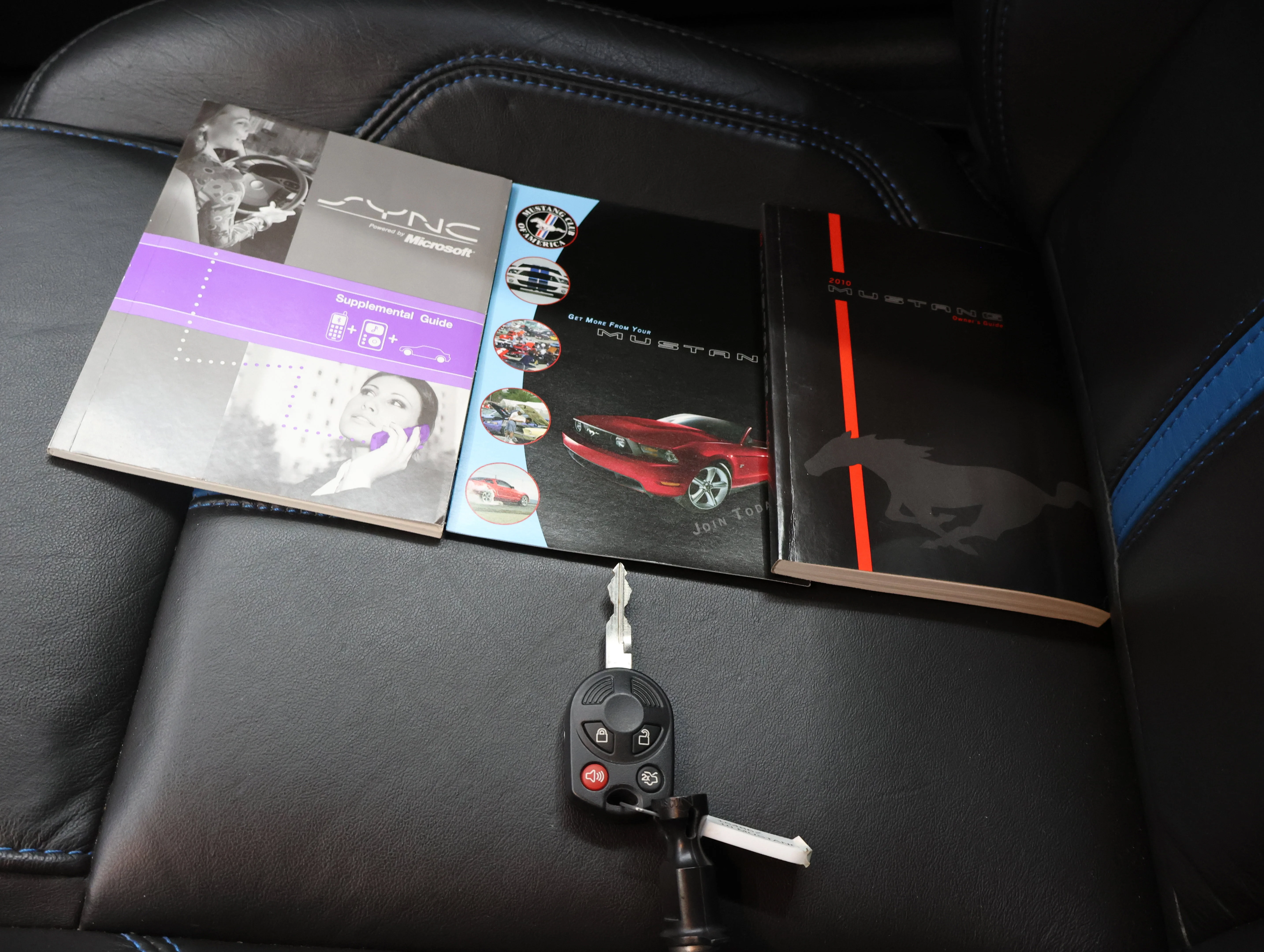 Used 2010 Kona Blue Metallic Ford GT Premium image 43