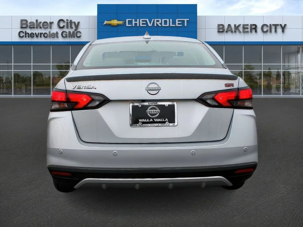 2025 Nissan Versa Sedan SR - Photo 6