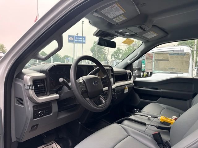 2025 Ford F-350 Super Duty Chassis Cab XL - Photo 8