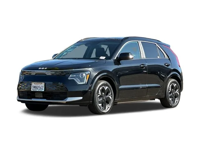 Used 2024 Black Kia Wind image 1