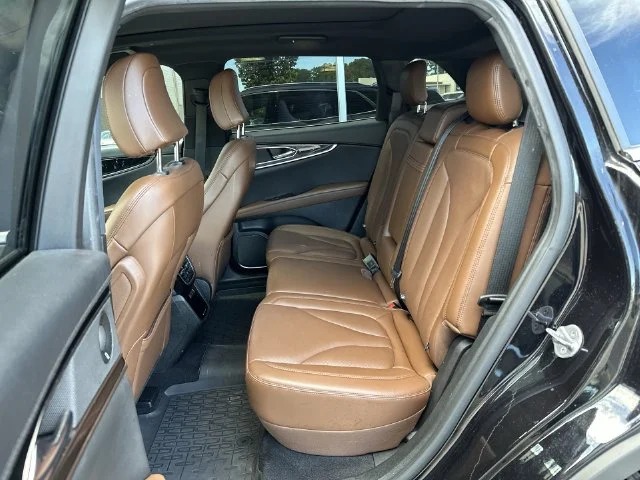 Used 2023 Black Lincoln Reserve image 23