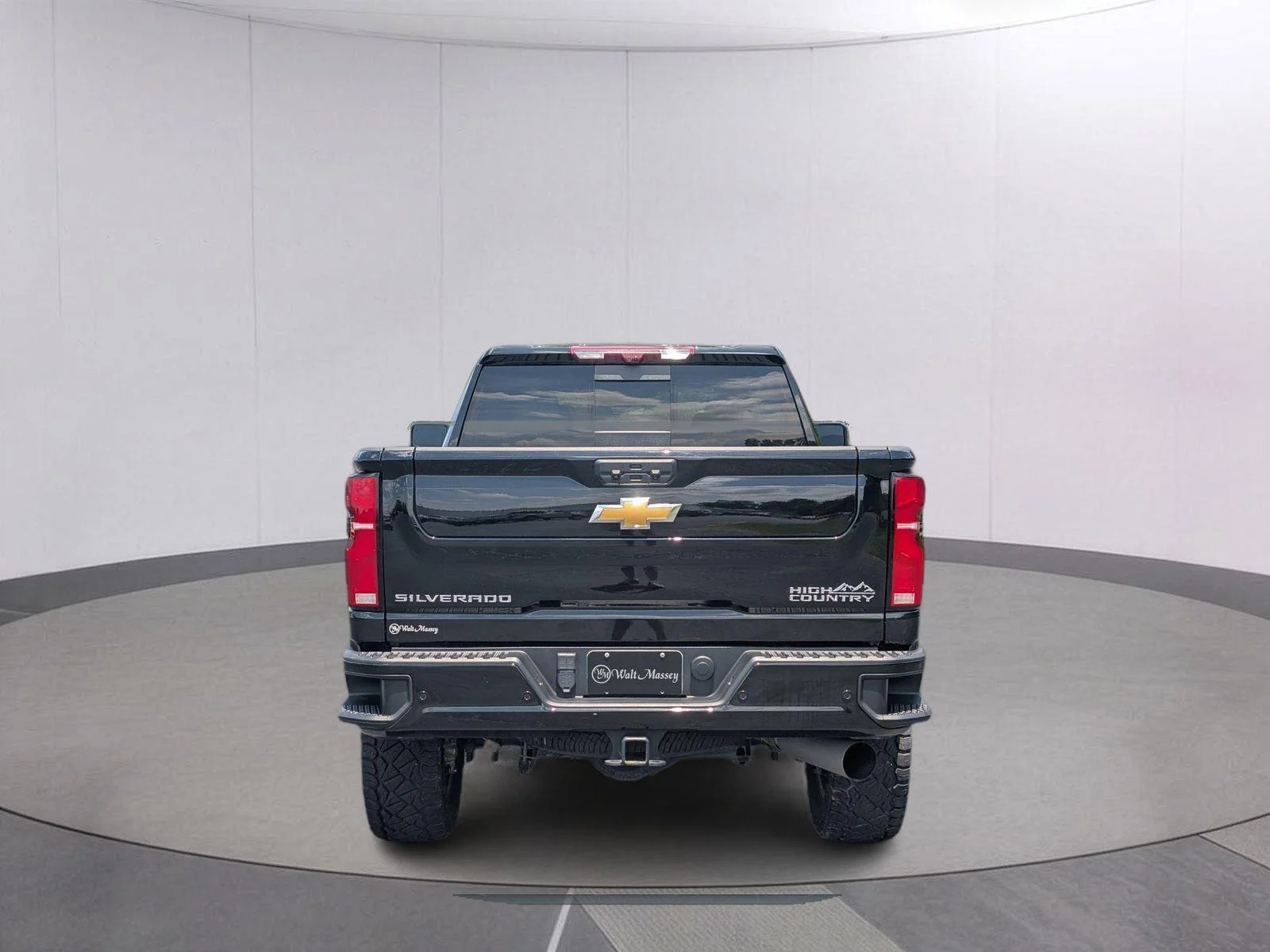 Used 2024 Black Chevrolet High Country image 4