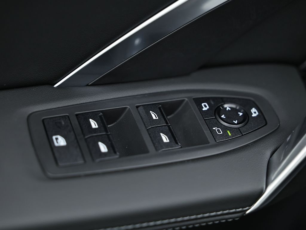 New 2026 Black Sapphire Metallic BMW xDrive28i image 17