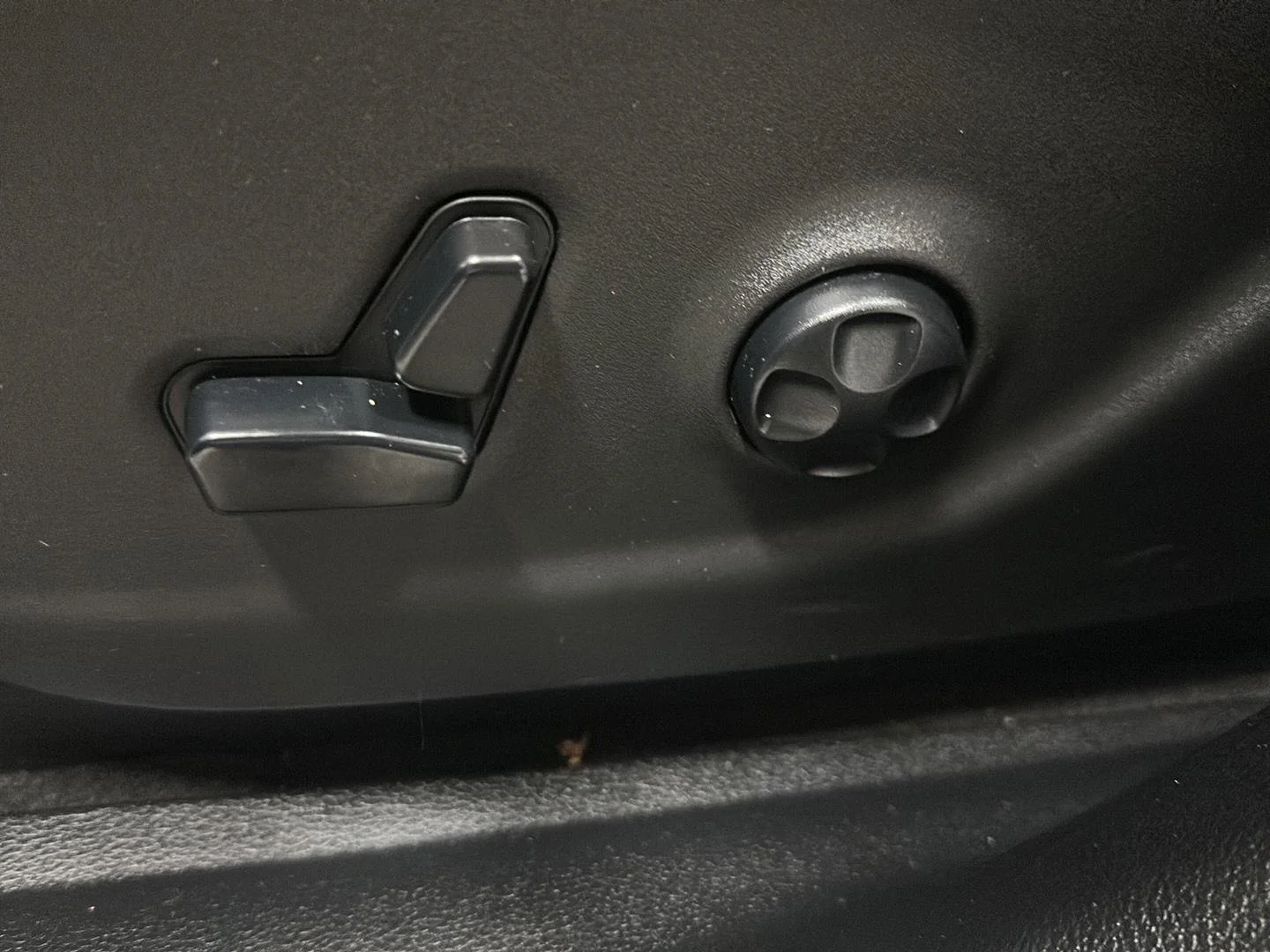 Used 2020 Bright White Clearcoat Jeep Trailhawk image 16
