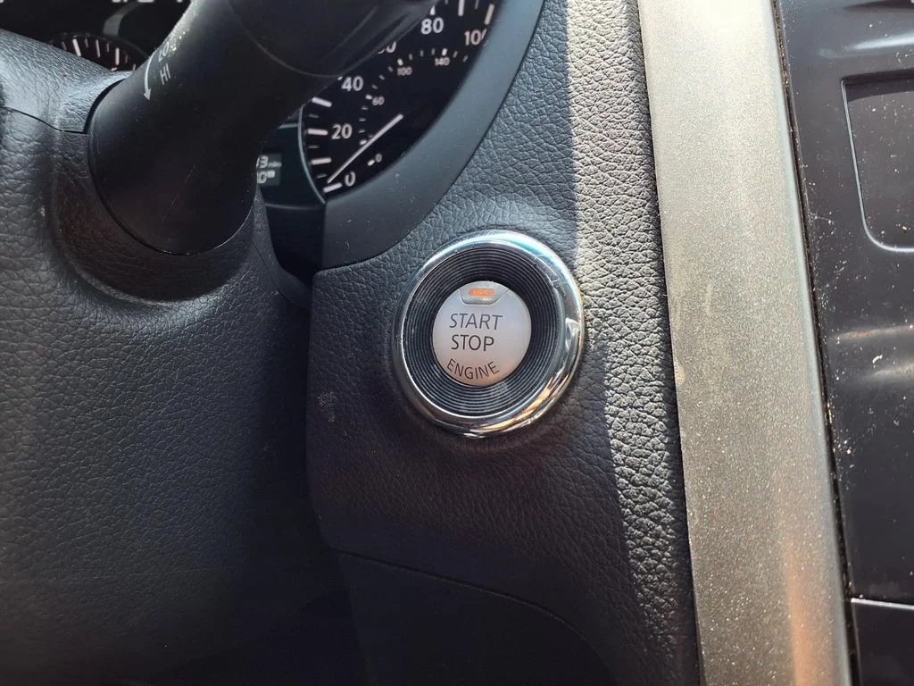Used 2014 White Nissan 2.5 S image 6