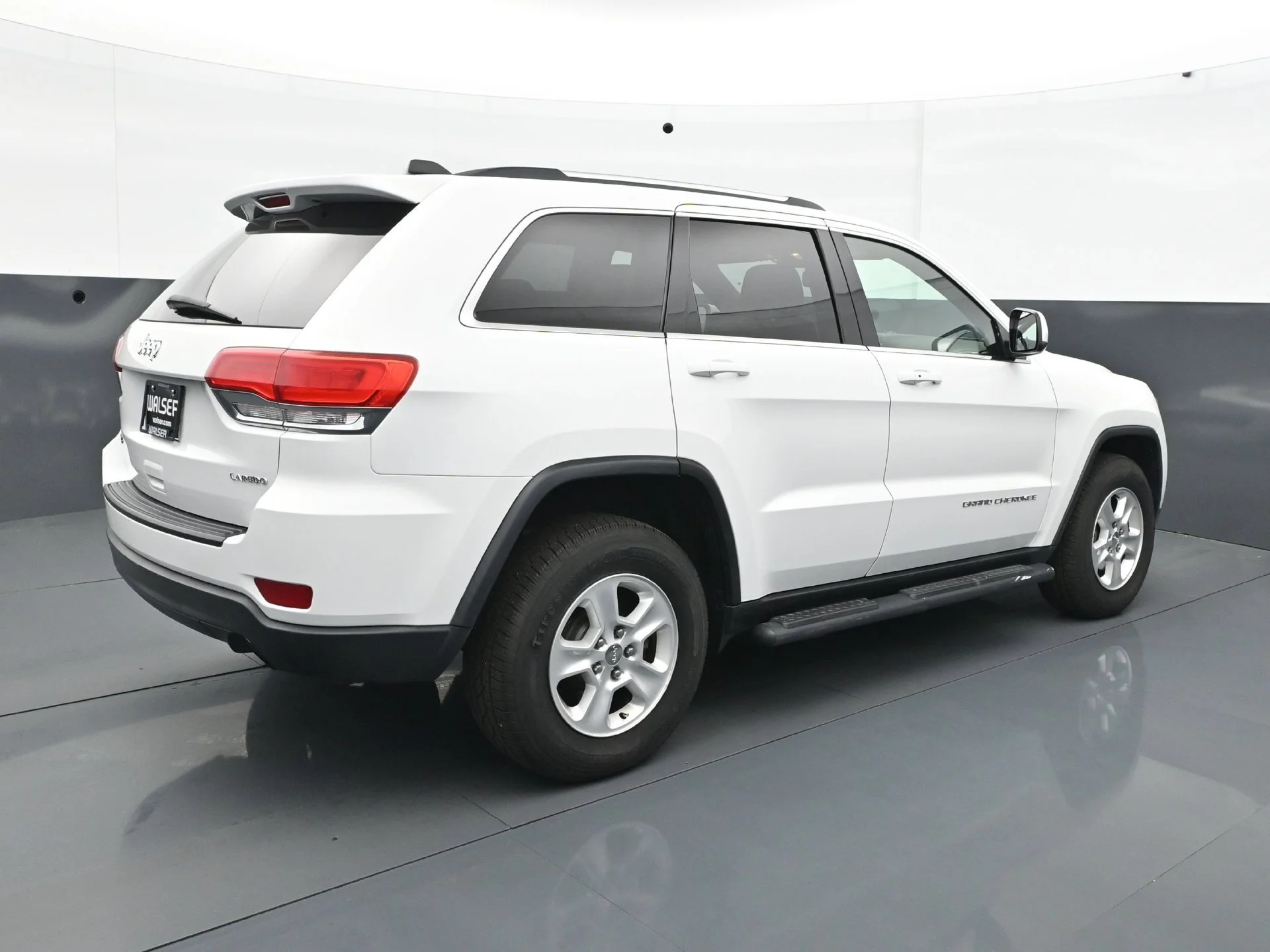 Used 2015 Bright White Clearcoat Jeep Laredo image 6