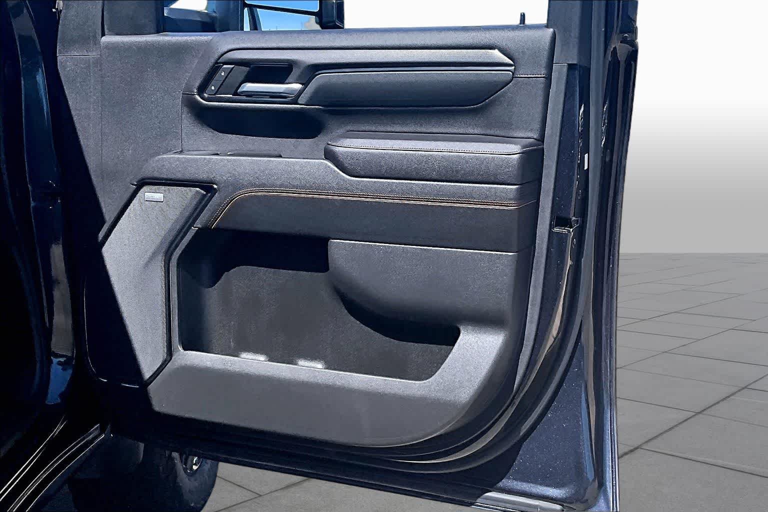 Used 2024 Titanium Rush Metallic GMC AT4 image 23