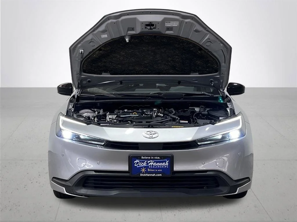 Used 2025 Gray Toyota LE image 5