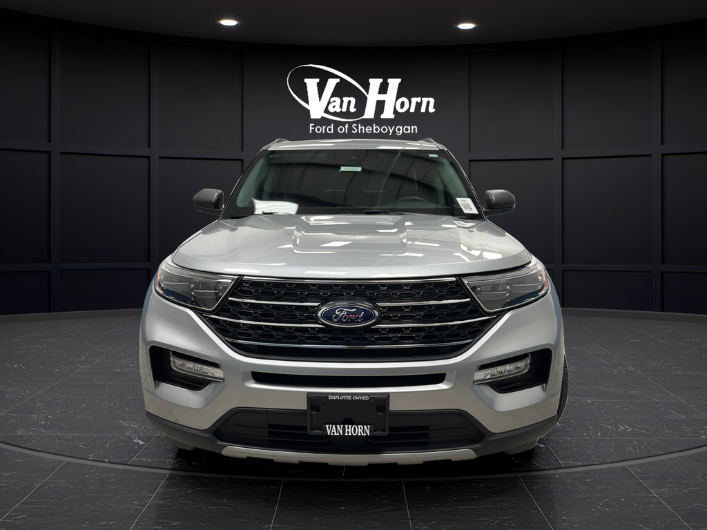 Used 2023 Iconic Silver Metallic Ford XLT image 2