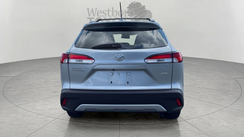 Used 2023 Silver Toyota LE image 6