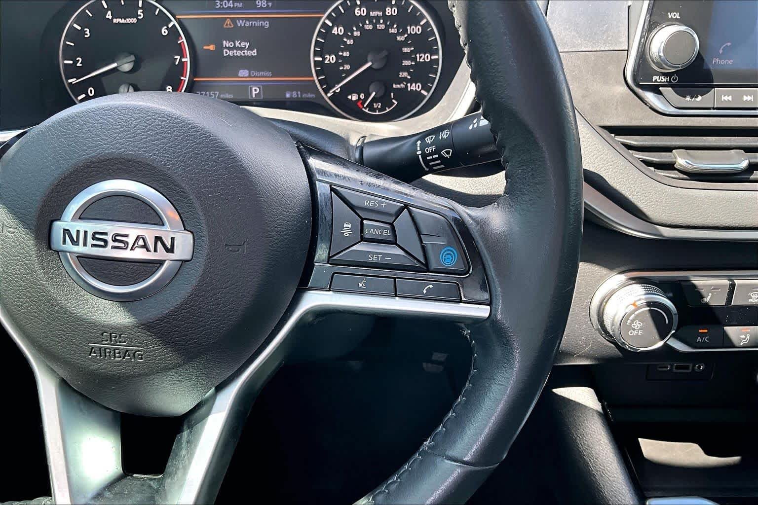 Used 2022 Super Black Nissan 2.5 SV image 25
