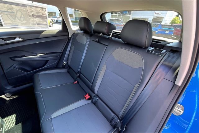 2025 Volkswagen Taos SE Black - Photo 12