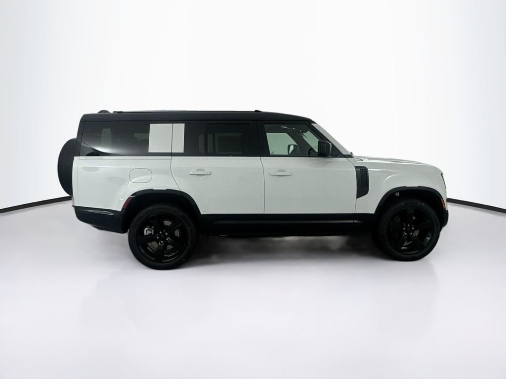 New 2026 Fuji White Land Rover X-Dynamic SE image 4