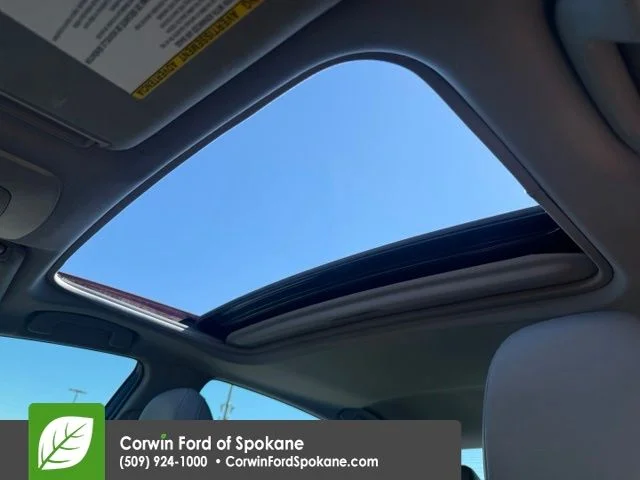 Used 2018 Ruby Flare Pearl Toyota SE image 31