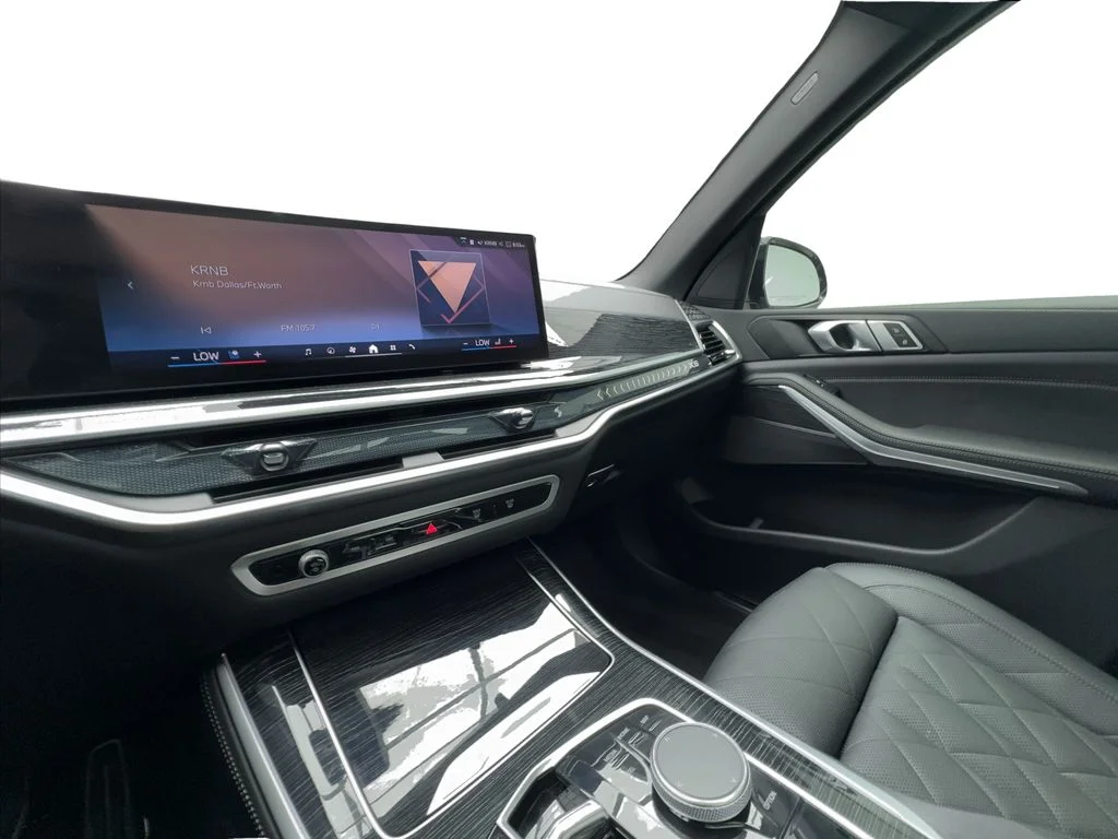 Used 2025 Black BMW sDrive40i image 43