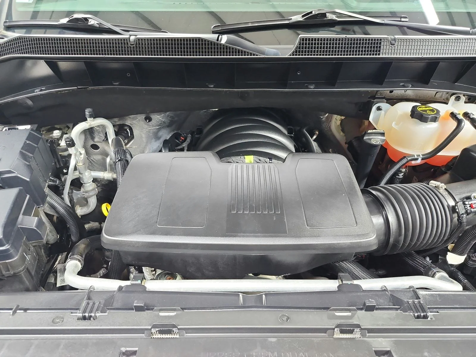 Used 2024 Iridescent Pearl Tricoat Chevrolet High Country image 17