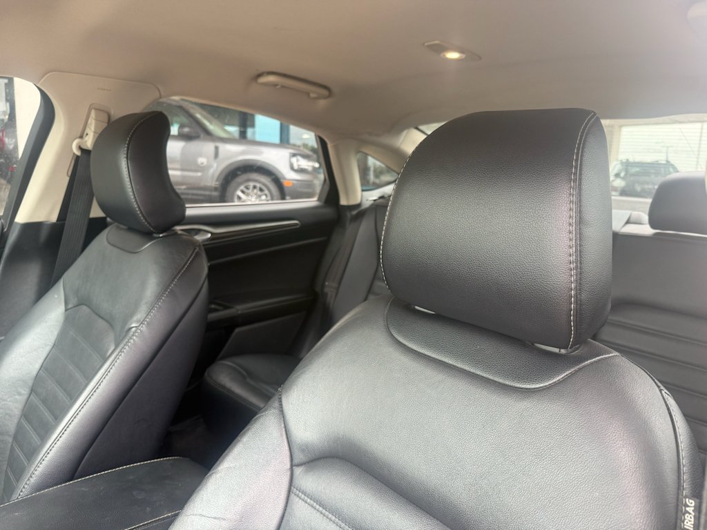 Used 2017  Ford SE image 3