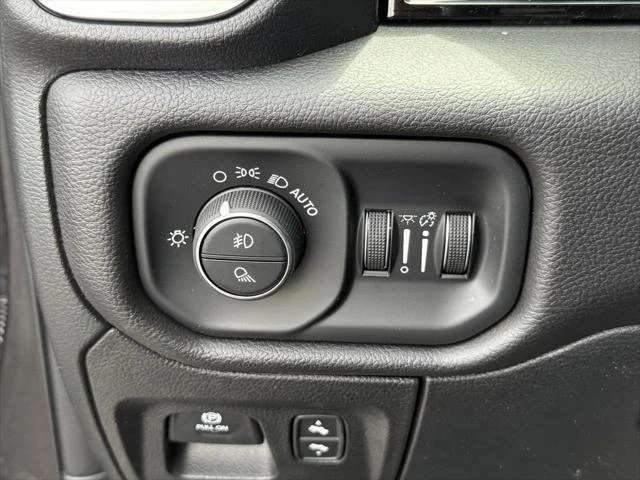 2025 RAM 1500 Laramie - Photo 16