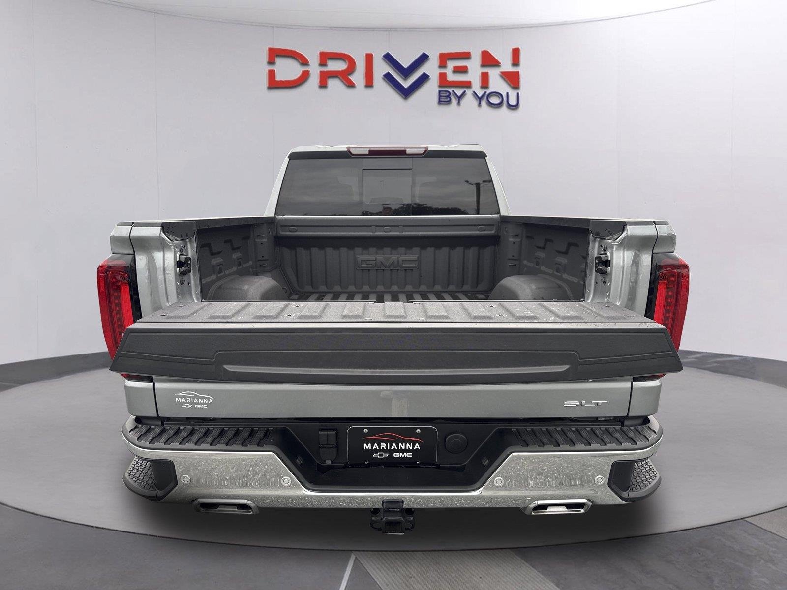 Used 2025 Sterling Metallic GMC SLT image 32