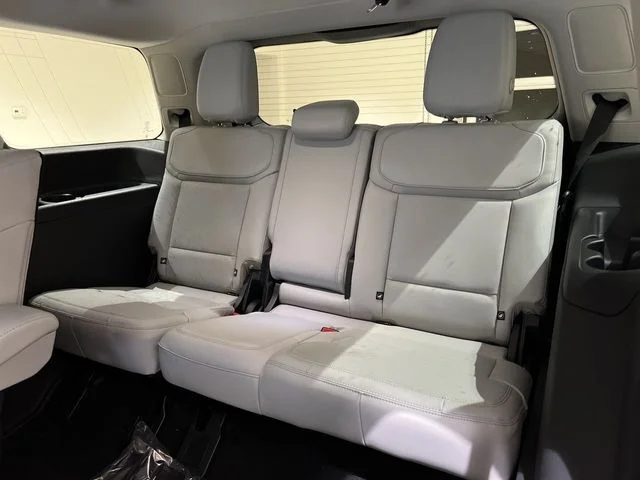 New 2027 White/off-white Ford Platinum image 24