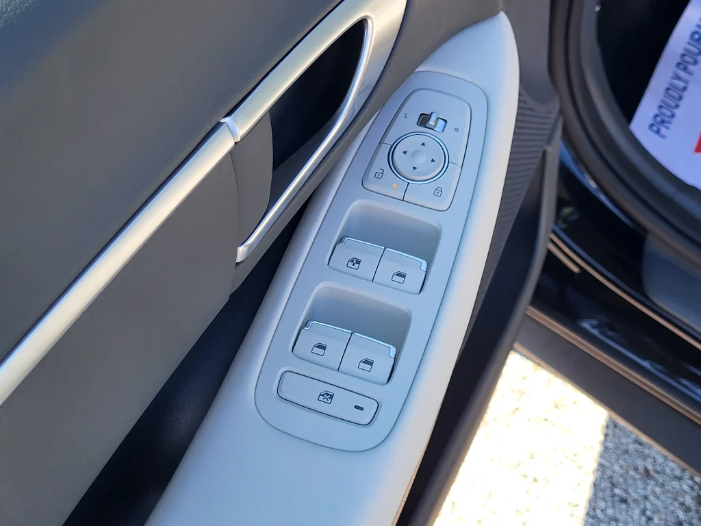 New 2026 Abyss Black Hyundai SE image 20