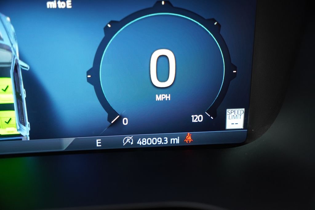 Used 2024 Gray Ford XLT image 7