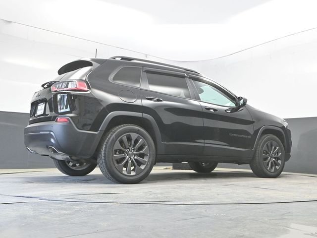Used 2021 Black Jeep Latitude Lux image 31