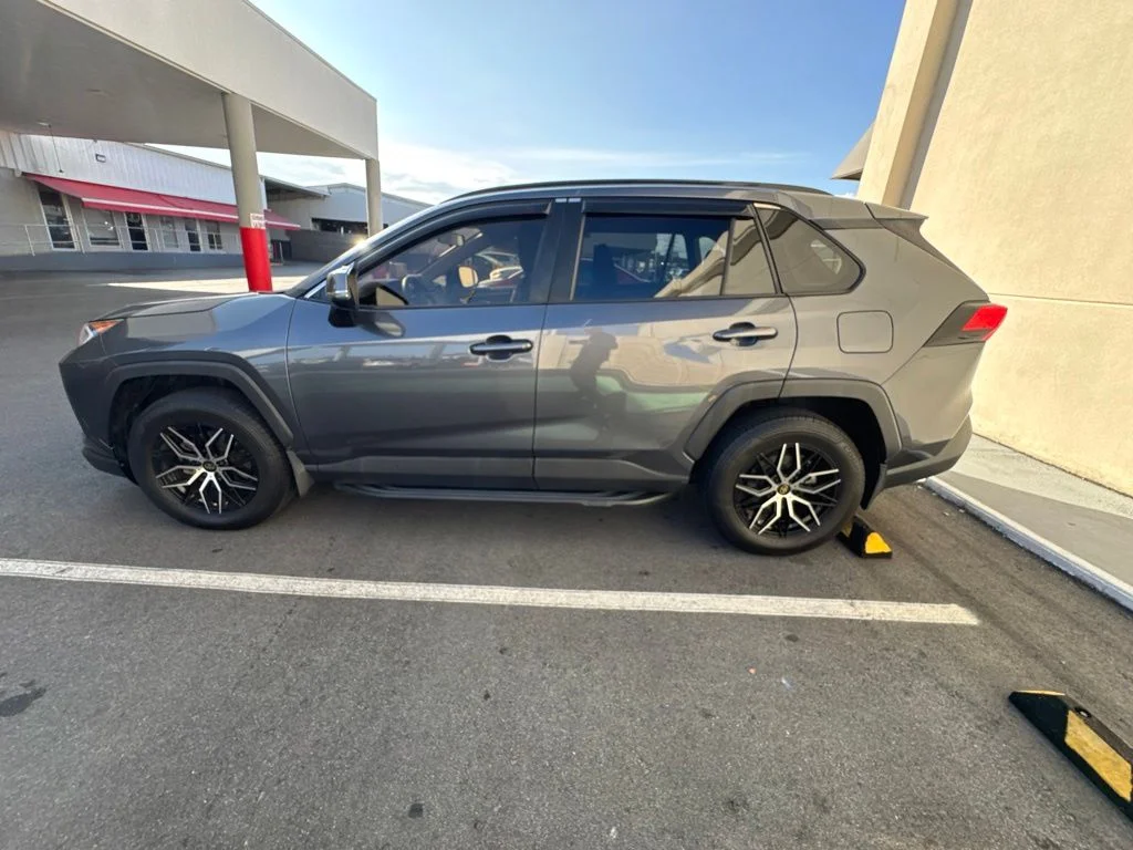 Used 2021 Gray Toyota XLE image 8