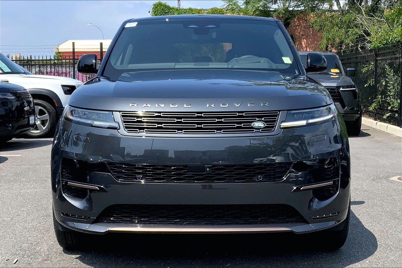 New 2026 Carpathian Grey Land Rover Dynamic SE image 3