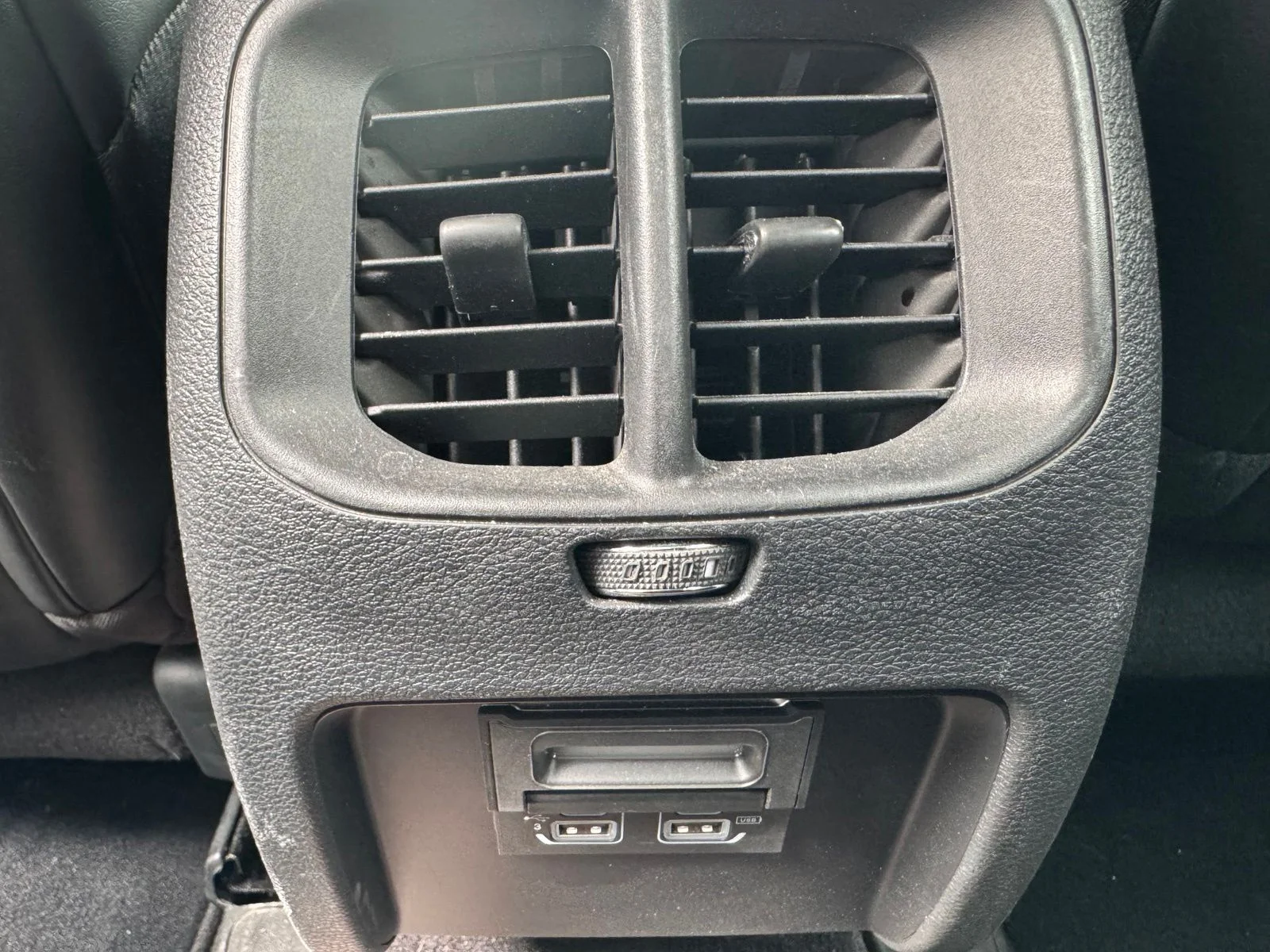 Used 2019 White Jeep Latitude Plus image 14