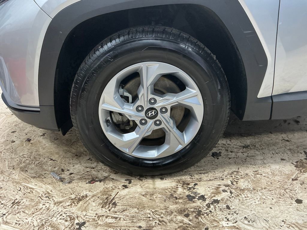 Used 2024  Hyundai SEL image 4