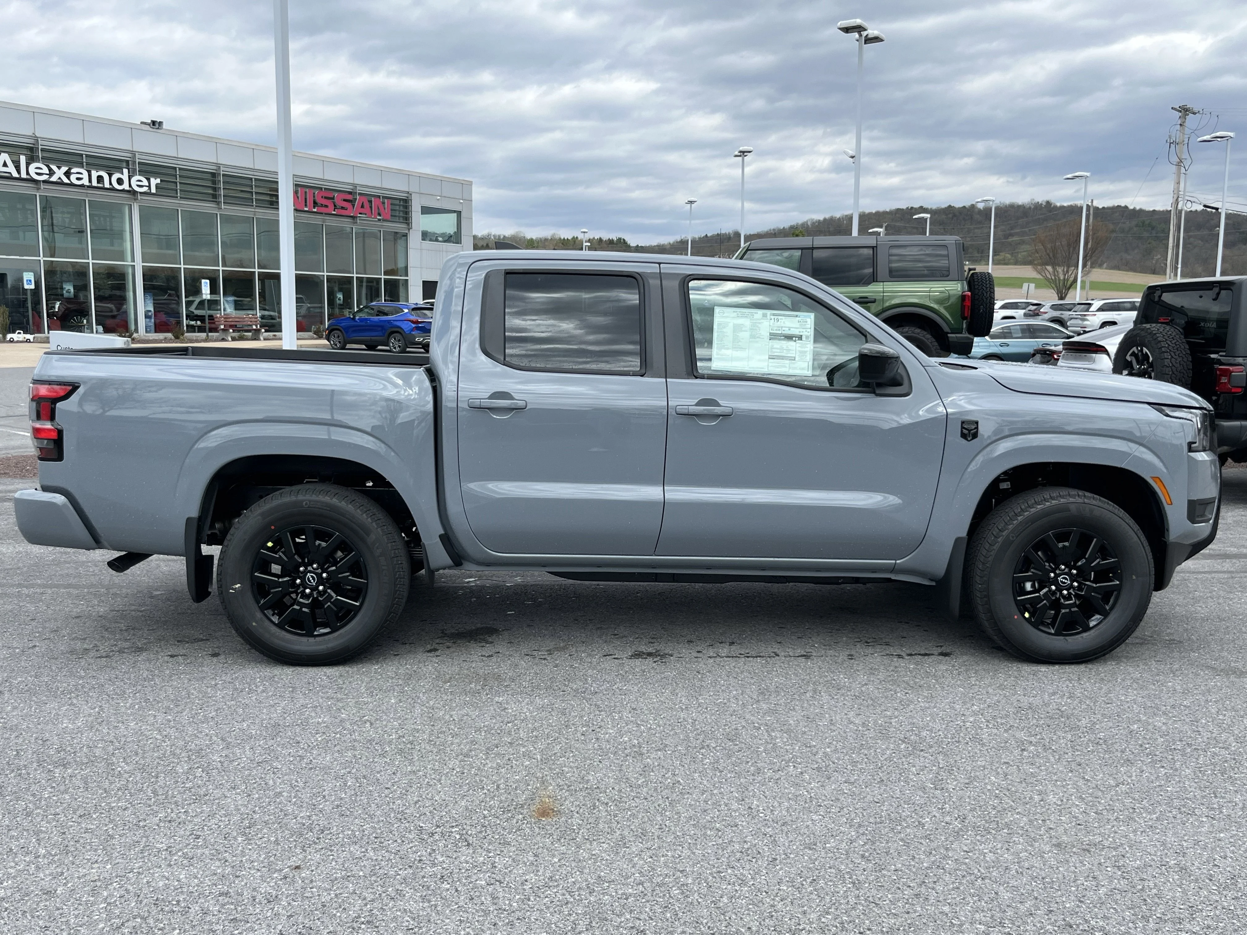 New 2026 Boulder Gray Pearl Nissan Crew Cab SV image 2