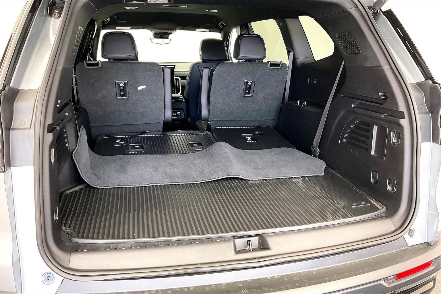 2026 GMC Acadia Elevation - Photo 11