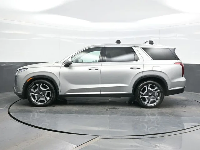 Used 2024 Silver Hyundai SEL image 4