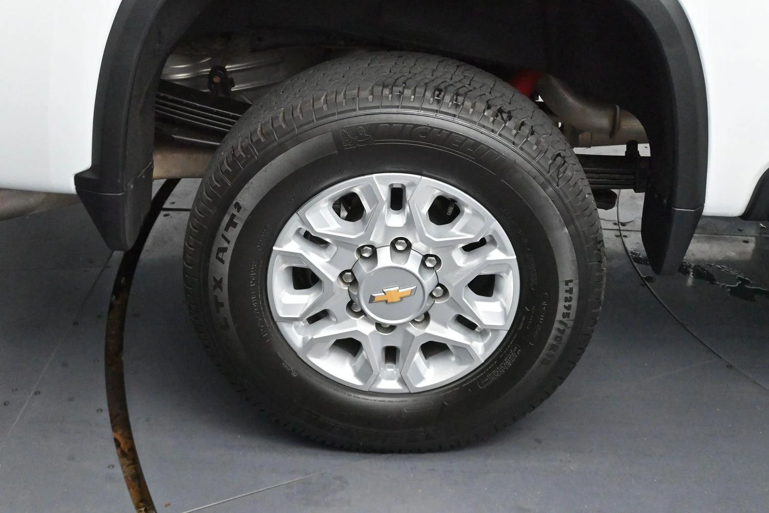 Used 2025 Summit White Chevrolet LT image 36