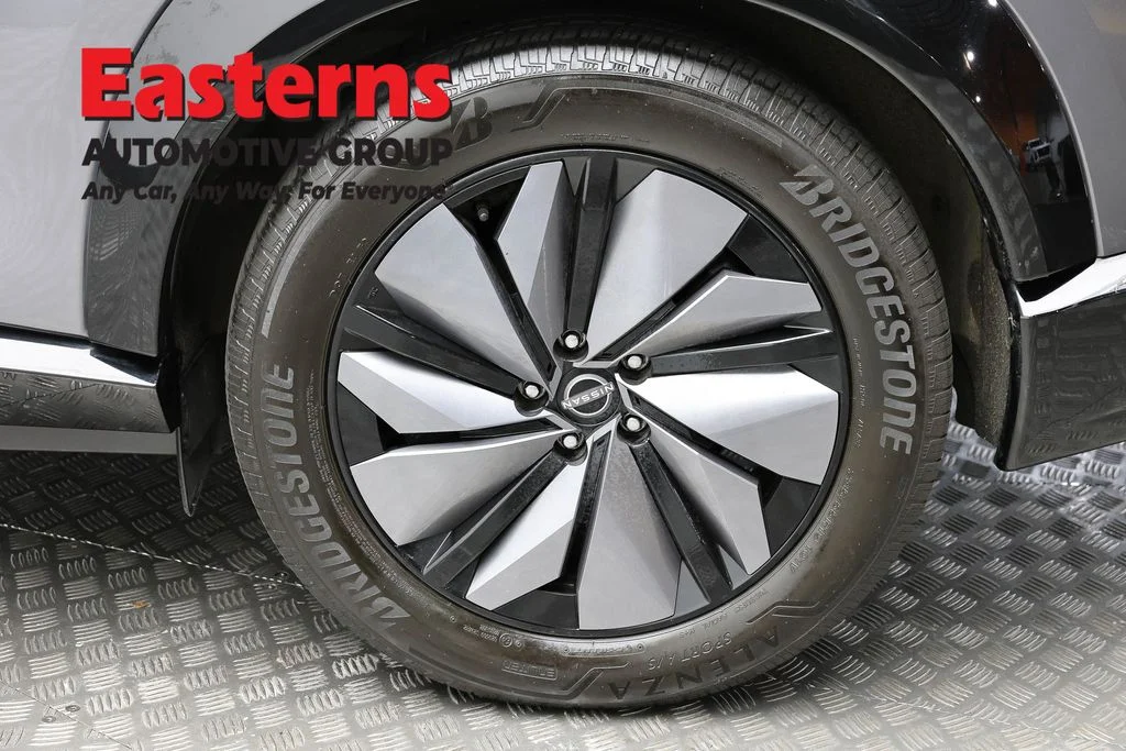 Used 2023 Gray Nissan ENGAGE image 8