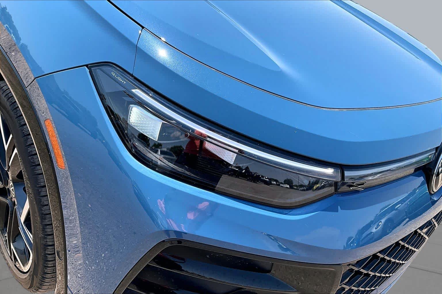 Used 2025 Monterey Blue Pearl Volkswagen SEL R-Line image 25