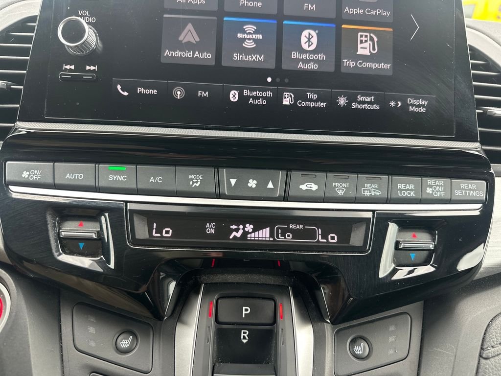 Used 2025 Solar Silver Metallic Honda EX-L image 26
