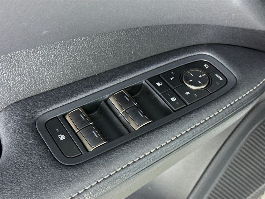 Used 2023 White Lexus 500h F SPORT Performance image 17