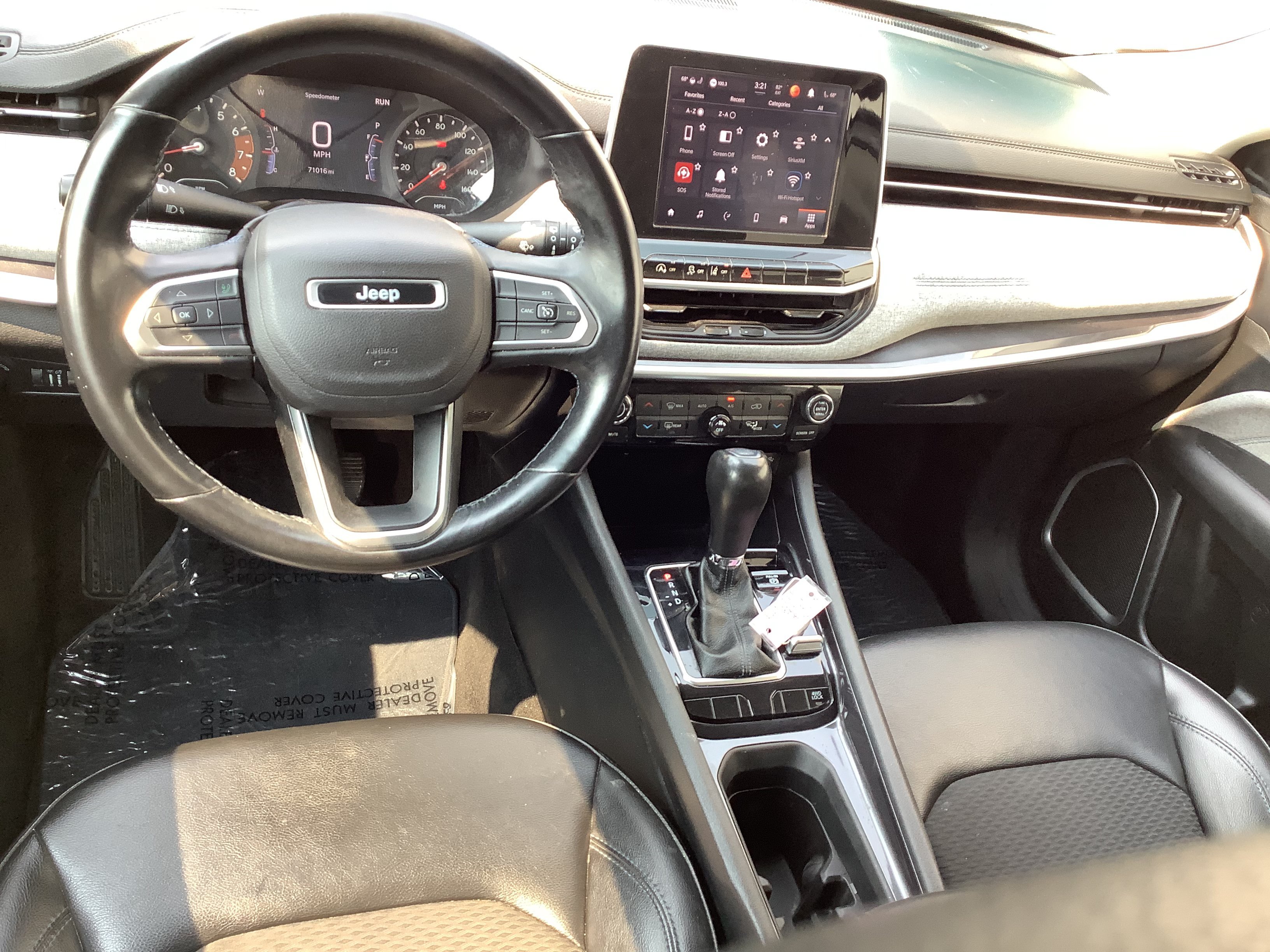 Used 2022 White Jeep Latitude image 10