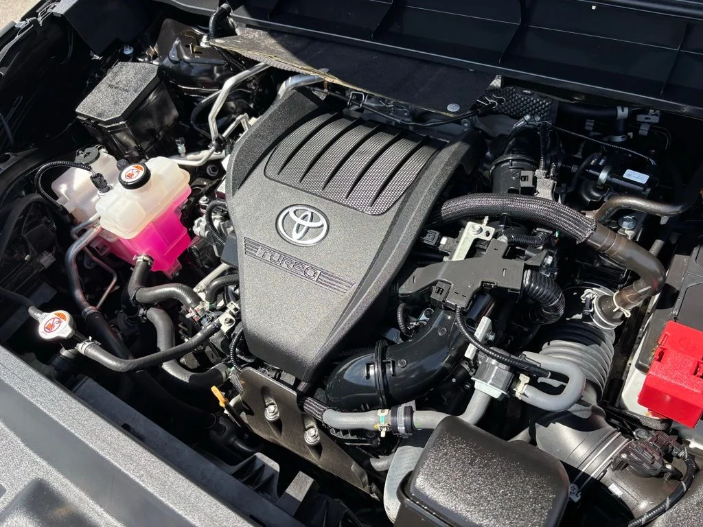 2023 Toyota Highlander L - Photo 29