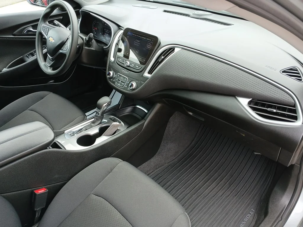 Used 2024 Gray Chevrolet LT image 30