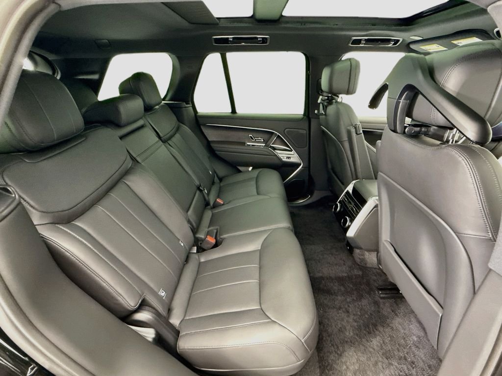New 2026 Santorini Black Land Rover SE image 22